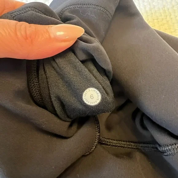 Lululemon High-Waisted Black Leggings Align 23” for Women - Picture 9 of 9